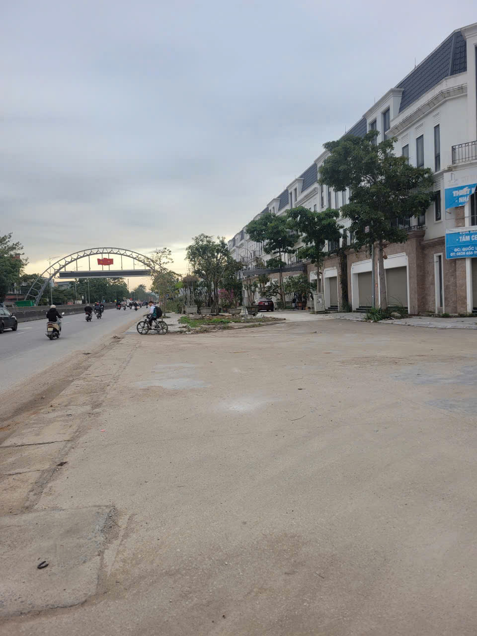 Đất mặt tiền Quốc Lộ 1A gần ngã 5 Cầu Quán Nam 100m2 vỉa hè rộng kinh doanh sầm uất