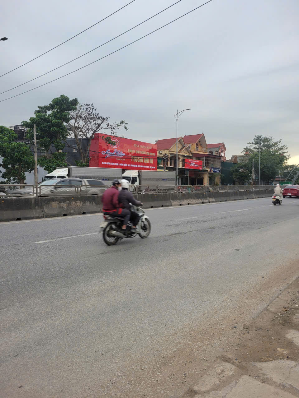 Đất mặt tiền Quốc Lộ 1A gần ngã 5 Cầu Quán Nam 100m2 vỉa hè rộng kinh doanh sầm uất