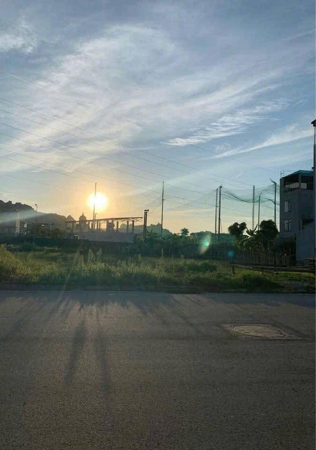 Bán lô đất tđc mb 1606 Núi Long 75m2, mặt tiền 5m, đường 9m vỉa hè rộng