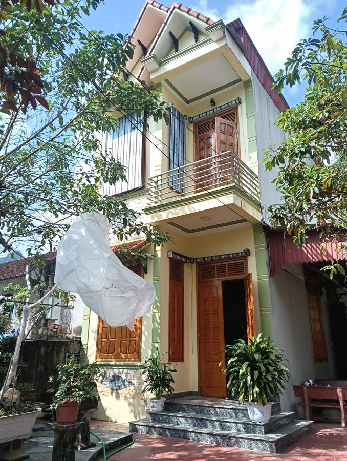 Bán nhà 2 tầng mặt tiền 8,6m trục chính xã Cẩm Thạch, Cẩm Thuỷ - gần trường tiểu học 100m