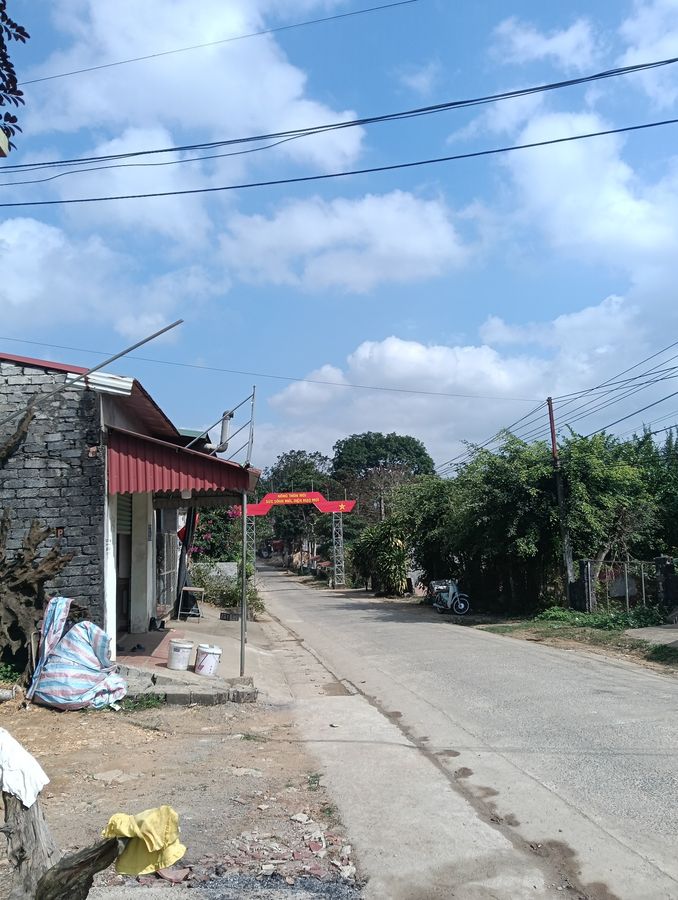 Bán nhà 2 tầng mặt tiền 8,6m trục chính xã Cẩm Thạch, Cẩm Thuỷ - gần trường tiểu học 100m