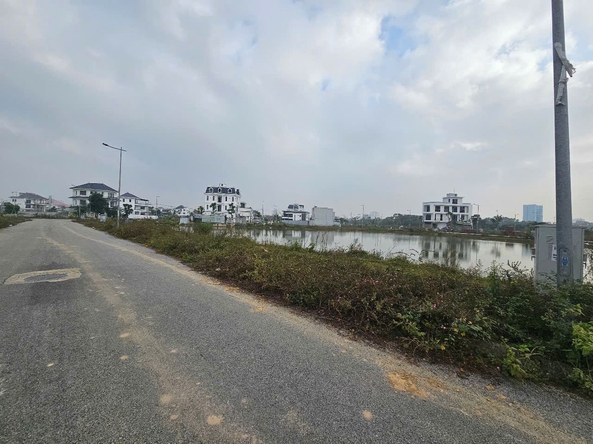 Bán lô biệt thự núi long 172m2 view sông - tựa núi - giữa 2 hồ sinh thái