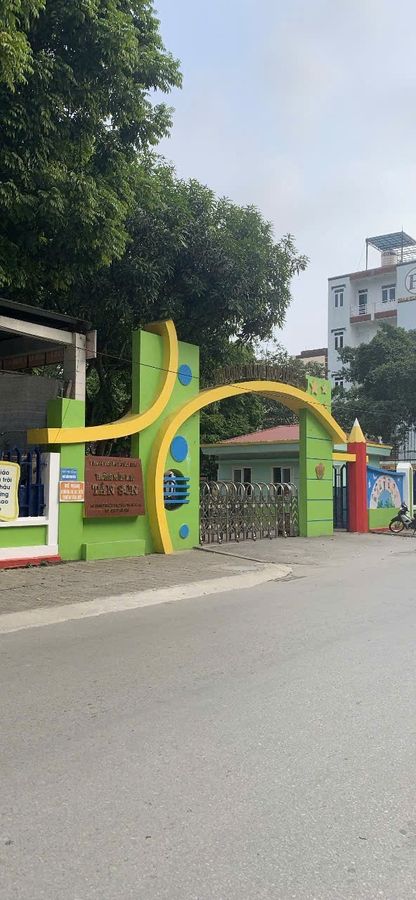 Bán nhà 3 tầng kiên cố phố Tân Sơn - mặt tiền 3m, gần chợ - trường học