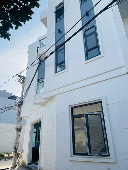 Bán nhà 4 tầng mới tinh phường Hạc Thành - 55m², mặt tiền 4,5m, full nội thất