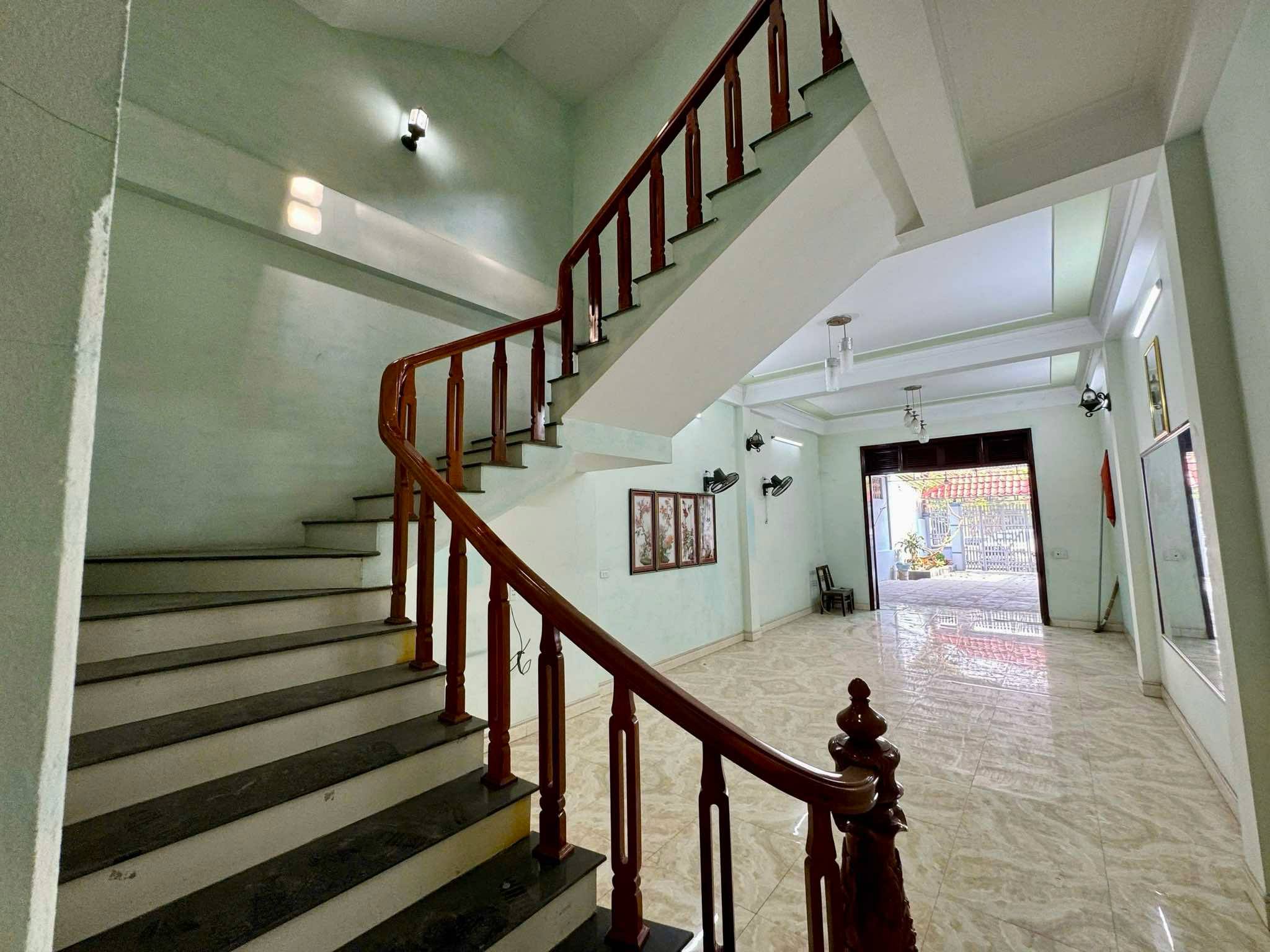 TP Thanh Hoá: Nhà 3 tầng mặt đường QL 1A - mua là lời