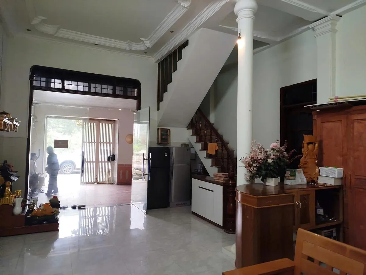 Bán nhà nghỉ 3 tầng Đông Thọ, mặt tiền 8,25m, đường 2 ê tô lắc mông