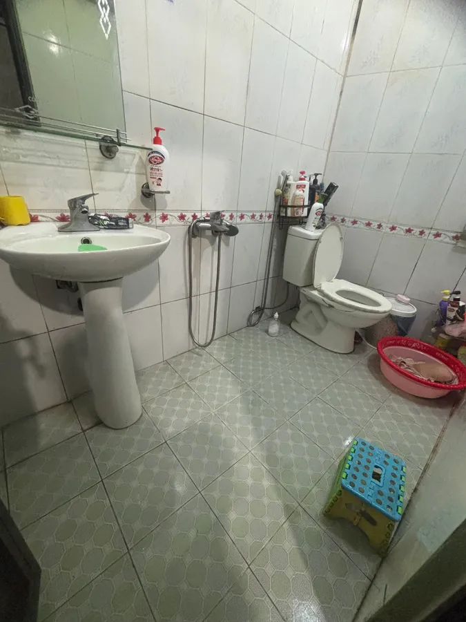 Nhà 2 tầng mặt đường 11m, gần chợ đầu mối, chuyên Lam Sơn