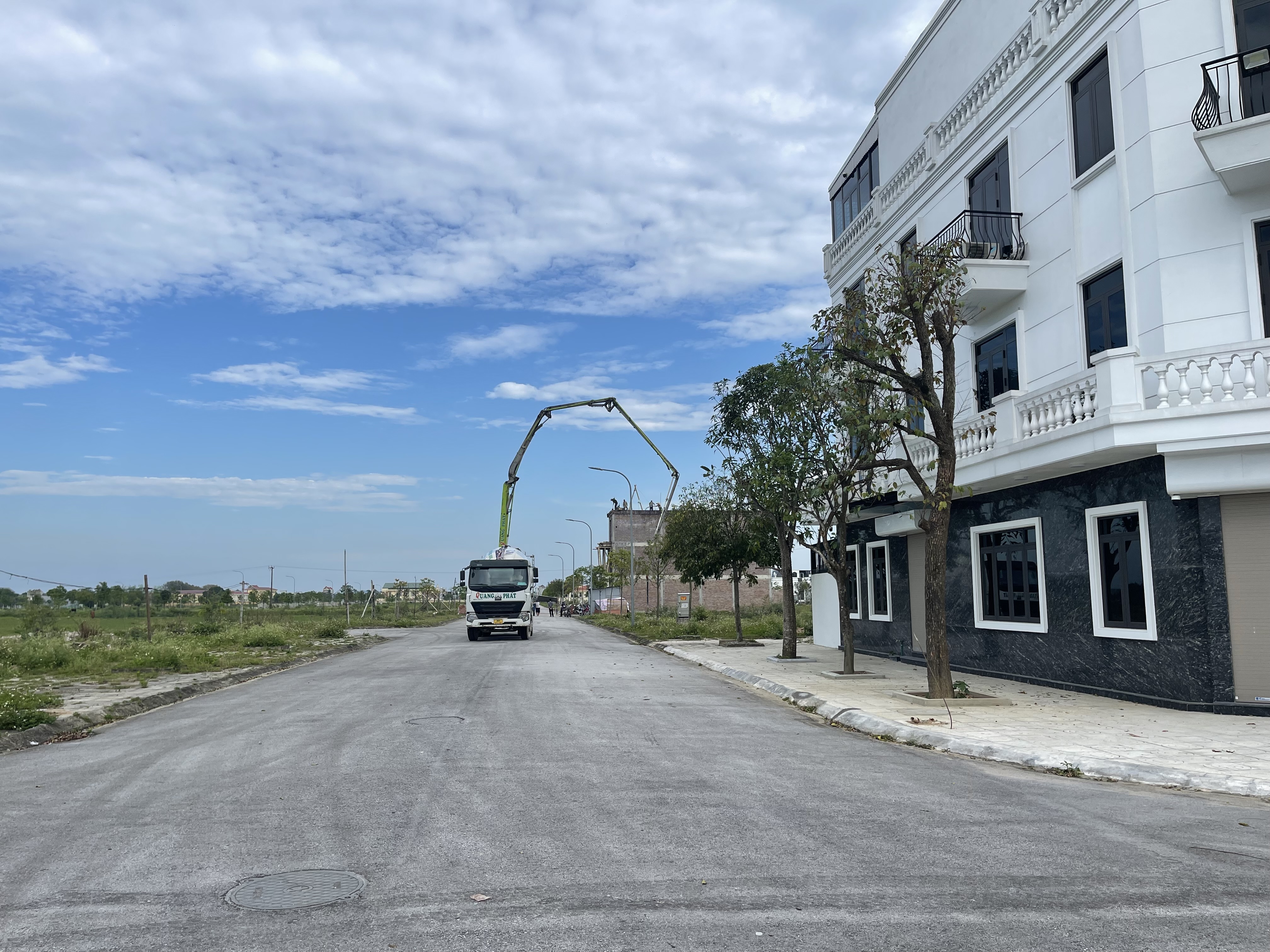 Cần tiền ra nhanh lô đất Mb04 Quảng Phú giá rẻ nhất.