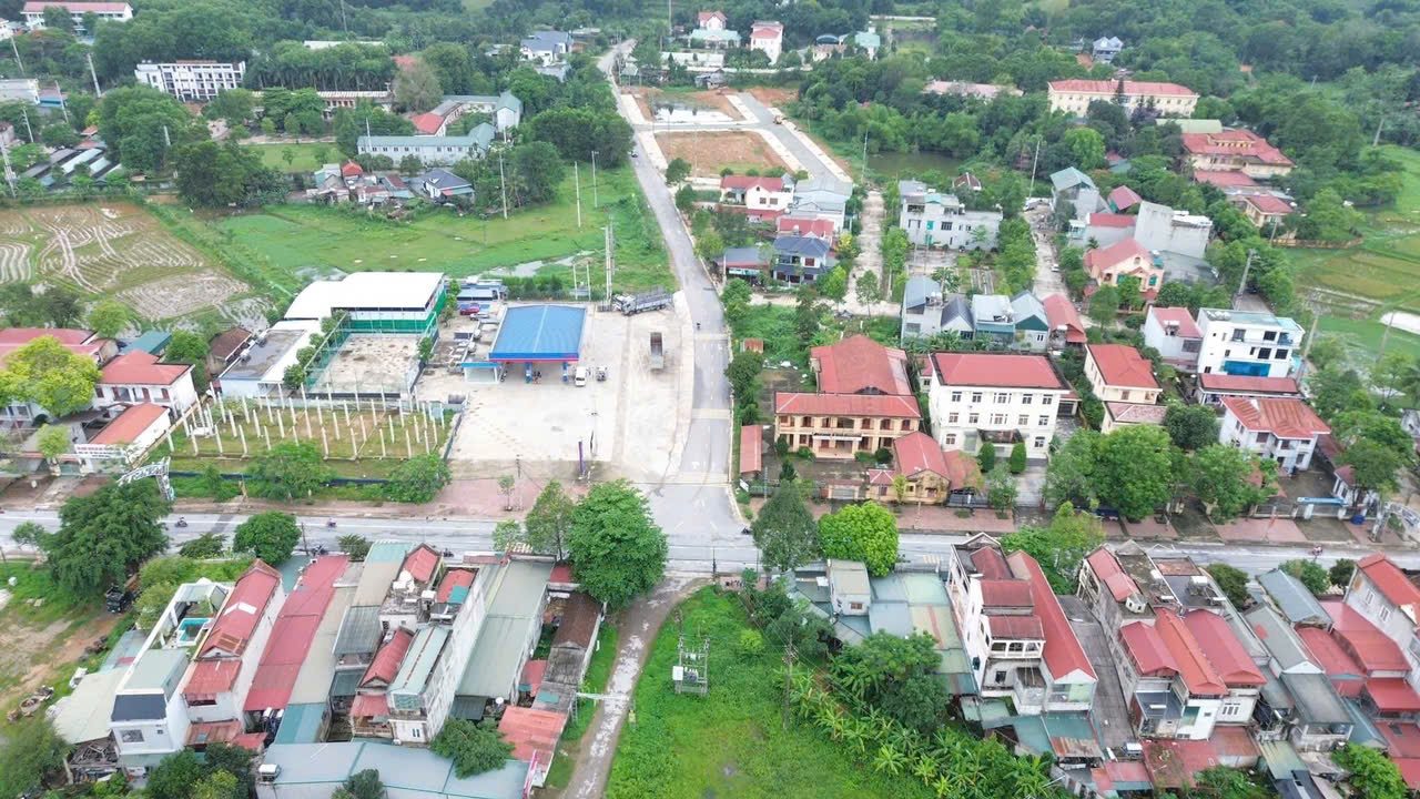 Cấn bán lô đất đấu giá nhà nước MB thị trấn Thường Xuân (đường đi Tổ rồng)