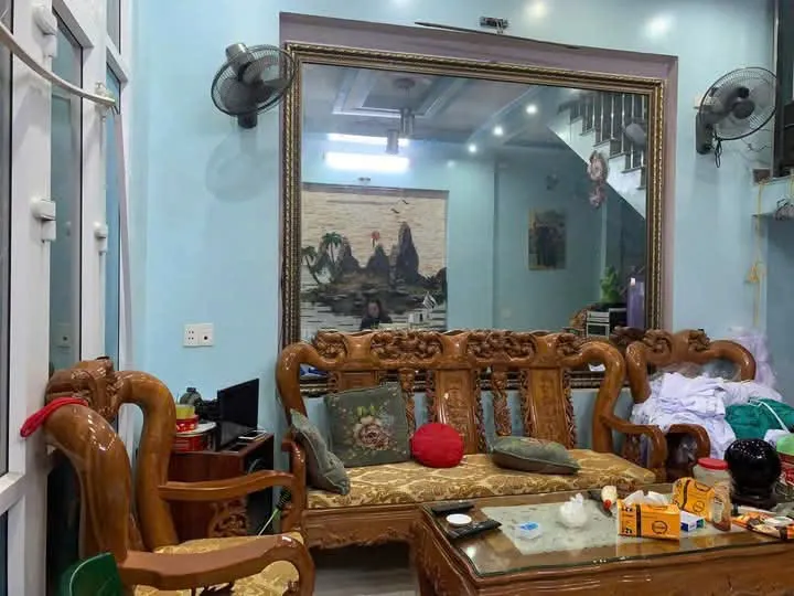 Bán nhà 3,5 tầng ở Phú Sơn, có gara, ở ngay