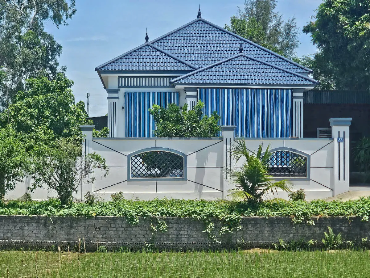 Nhà mái thái 2 tầng, ngay đại lộ ven biển Quảng Hải - Chỉ 1,295tr