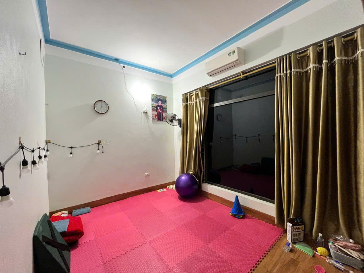 Nhà 3 tầng mặt đường 12met vỉa hè 8m, Quảng Thịnh... chỉ 3750tr