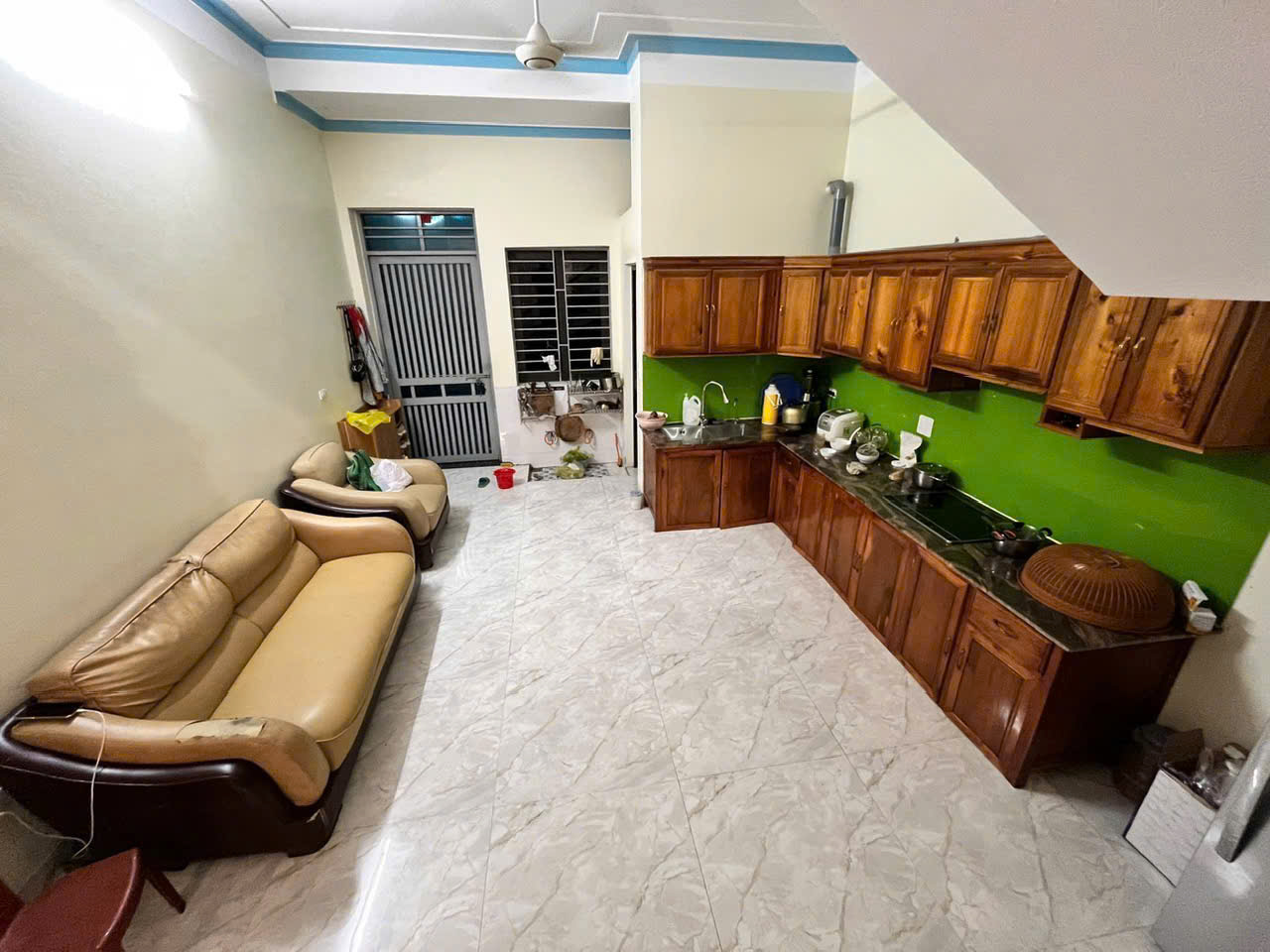 Nhà 3 tầng mặt đường 12met vỉa hè 8m, Quảng Thịnh... chỉ 3750tr