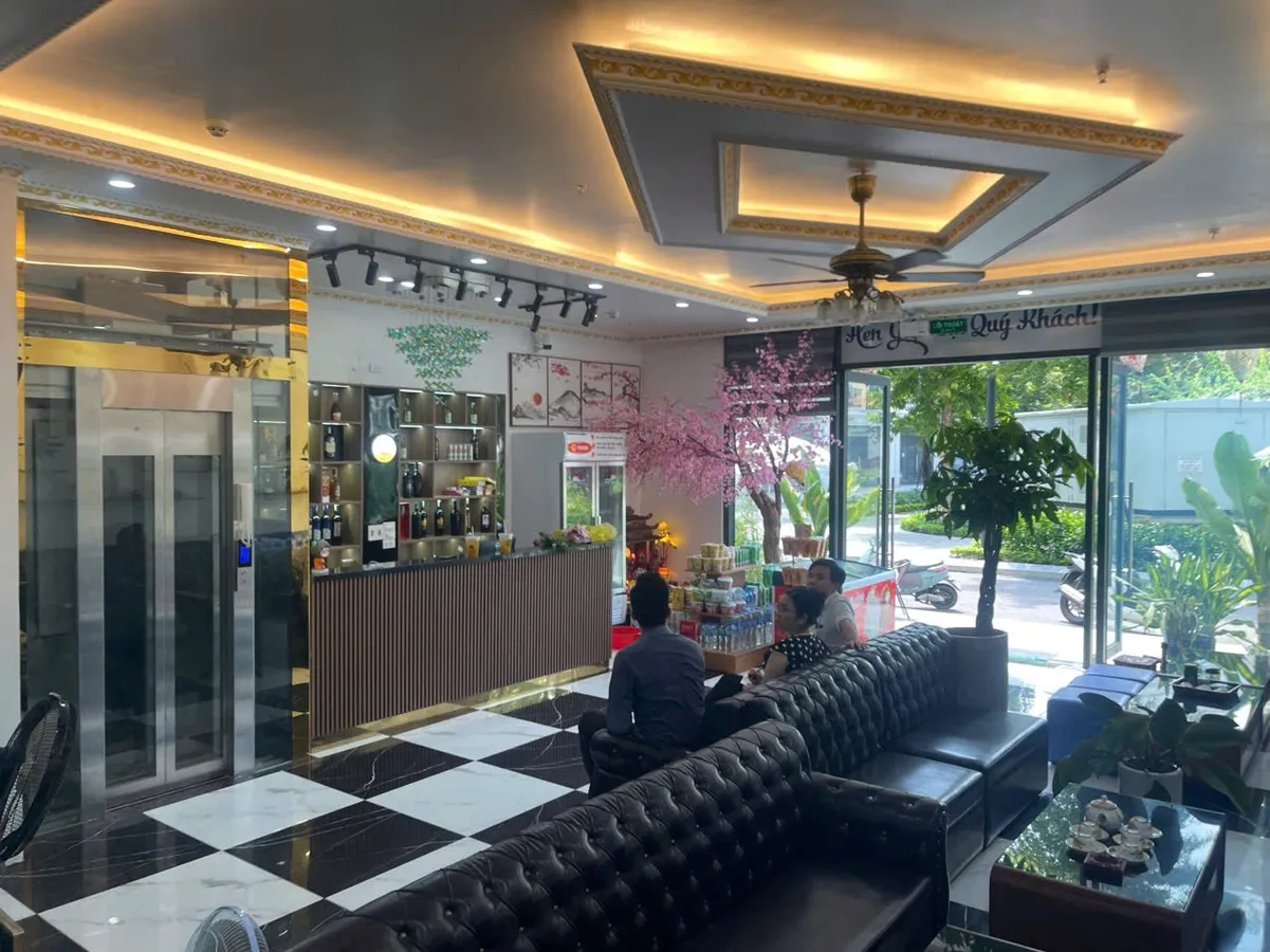 Bán khách sạn 5 tầng, mặt tiền 7,5m đường Nguyễn Du Sầm Sơn