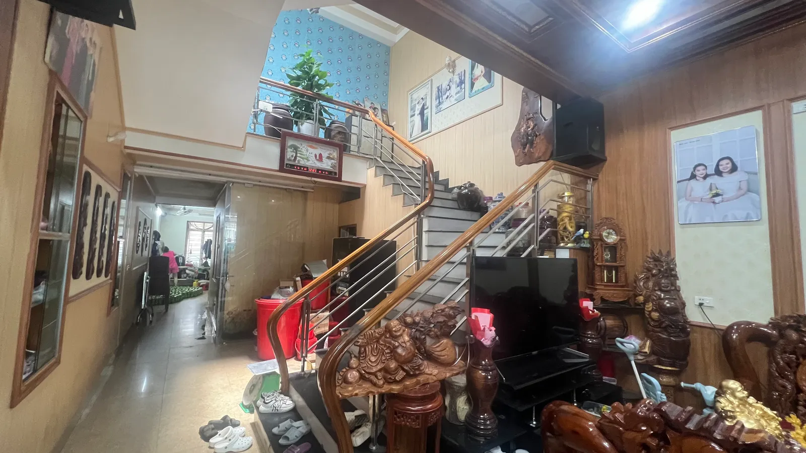 Nhà 3 tầng cốt lệch, 138m2 - mặt phố, cạnh trường Hồng Đức