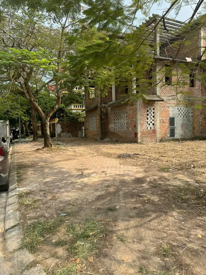 Biệt thự xây thô ở TP Thanh Hoá - 413m2 mà chỉ 14,5 tỷ