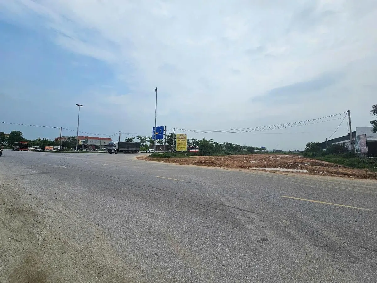 ĐẤT MẶT ĐƯỜNG tỉnh lộ 517, mặt tiền ~19m, ngay chợ đầu mối phía tây