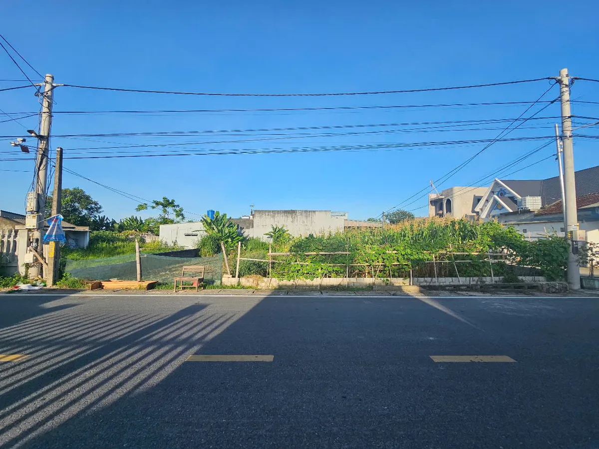 Quảng Xương: Đất mặt tiền 7m nở hậu, đường xe tăng đi mà chỉ 1200tr