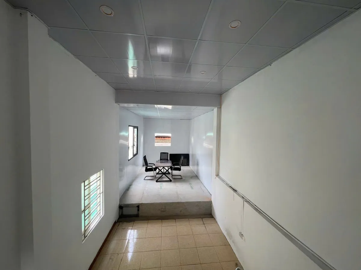 Nhà 2 tầng mới mặt đường Lương Đắc Bằng 10m