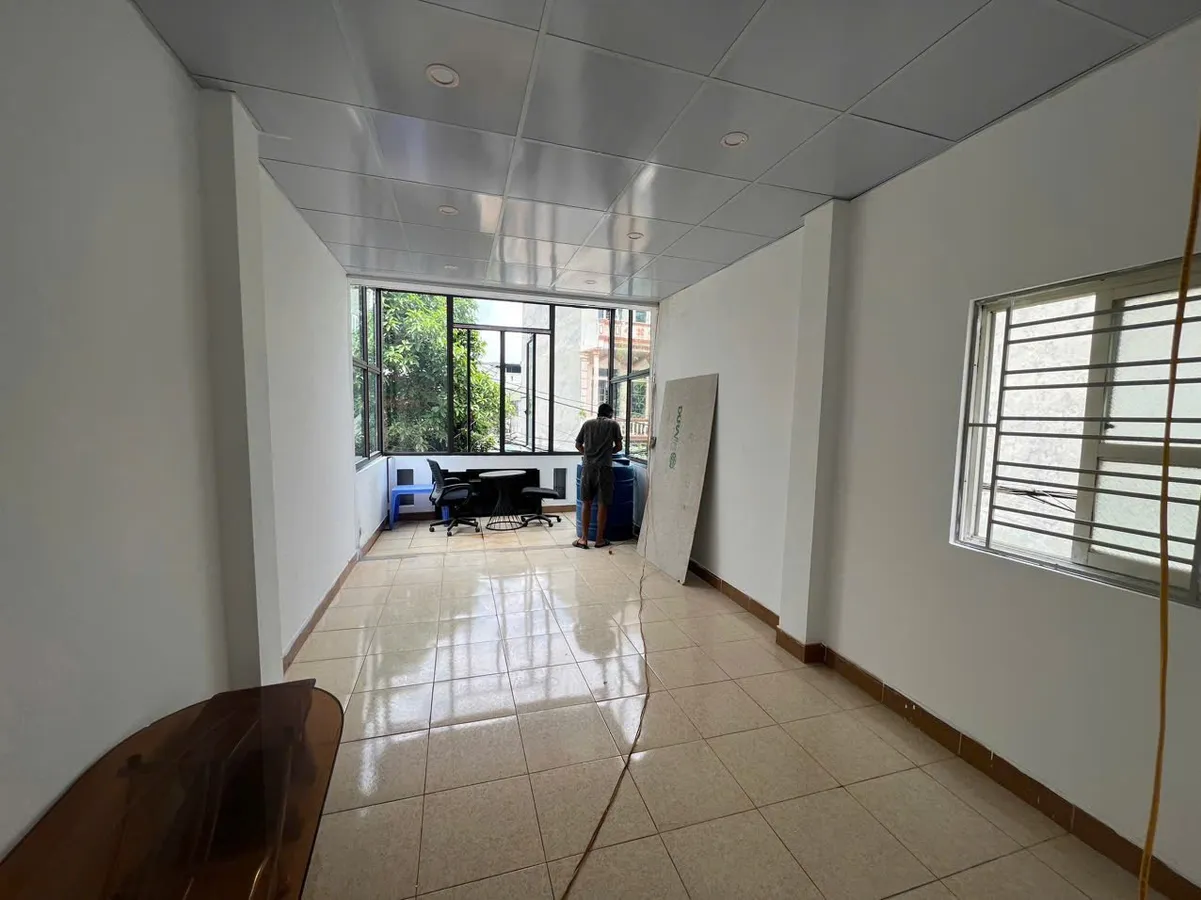 Nhà 2 tầng mới mặt đường Lương Đắc Bằng 10m