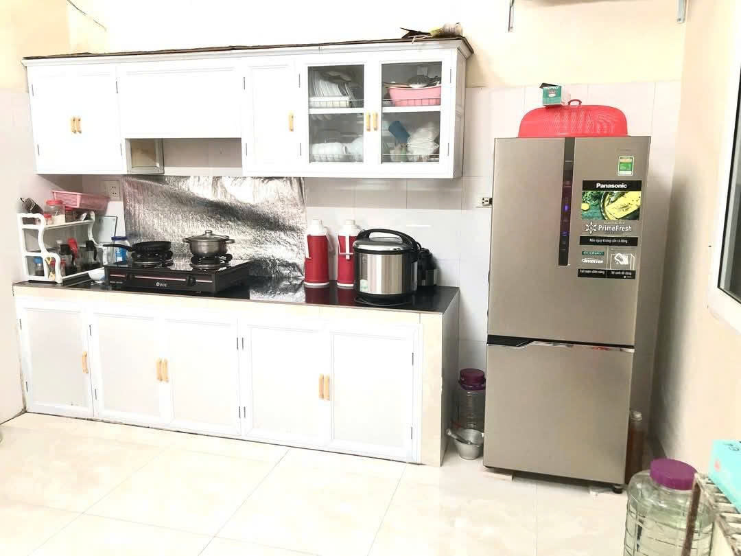 Nhà 2 tầng sau tòa Đông Á, Đông Hương