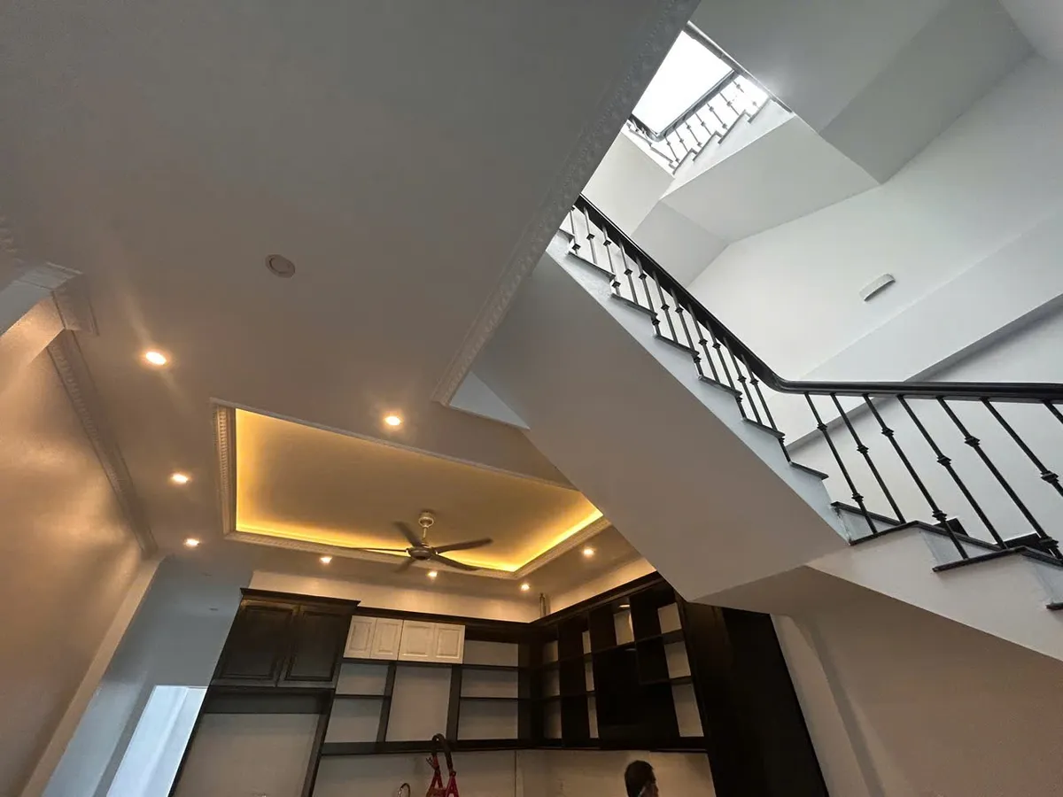 Nhà 3 tầng mới xây mặt đường Đào Duy Anh, Đội Cung