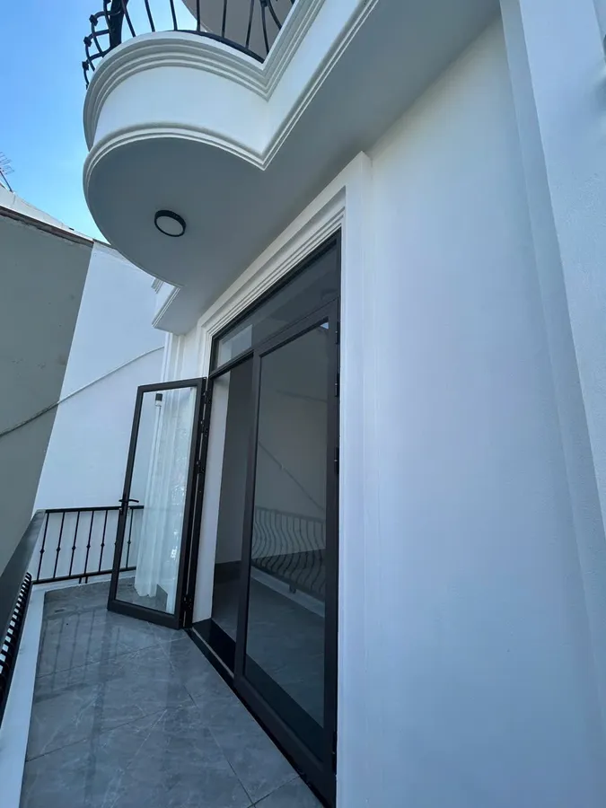 Nhà 3 tầng mới xây mặt đường Đào Duy Anh, Đội Cung