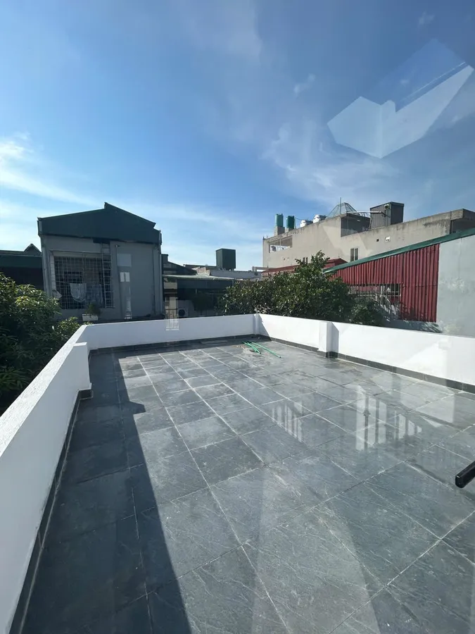 Nhà 3 tầng mới xây mặt đường Đào Duy Anh, Đội Cung