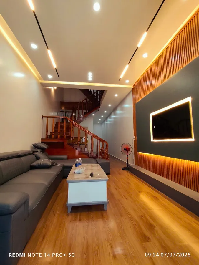 Nhà 3 tầng giữa lòng TP mới tinh tình tình mà chỉ 1999tr