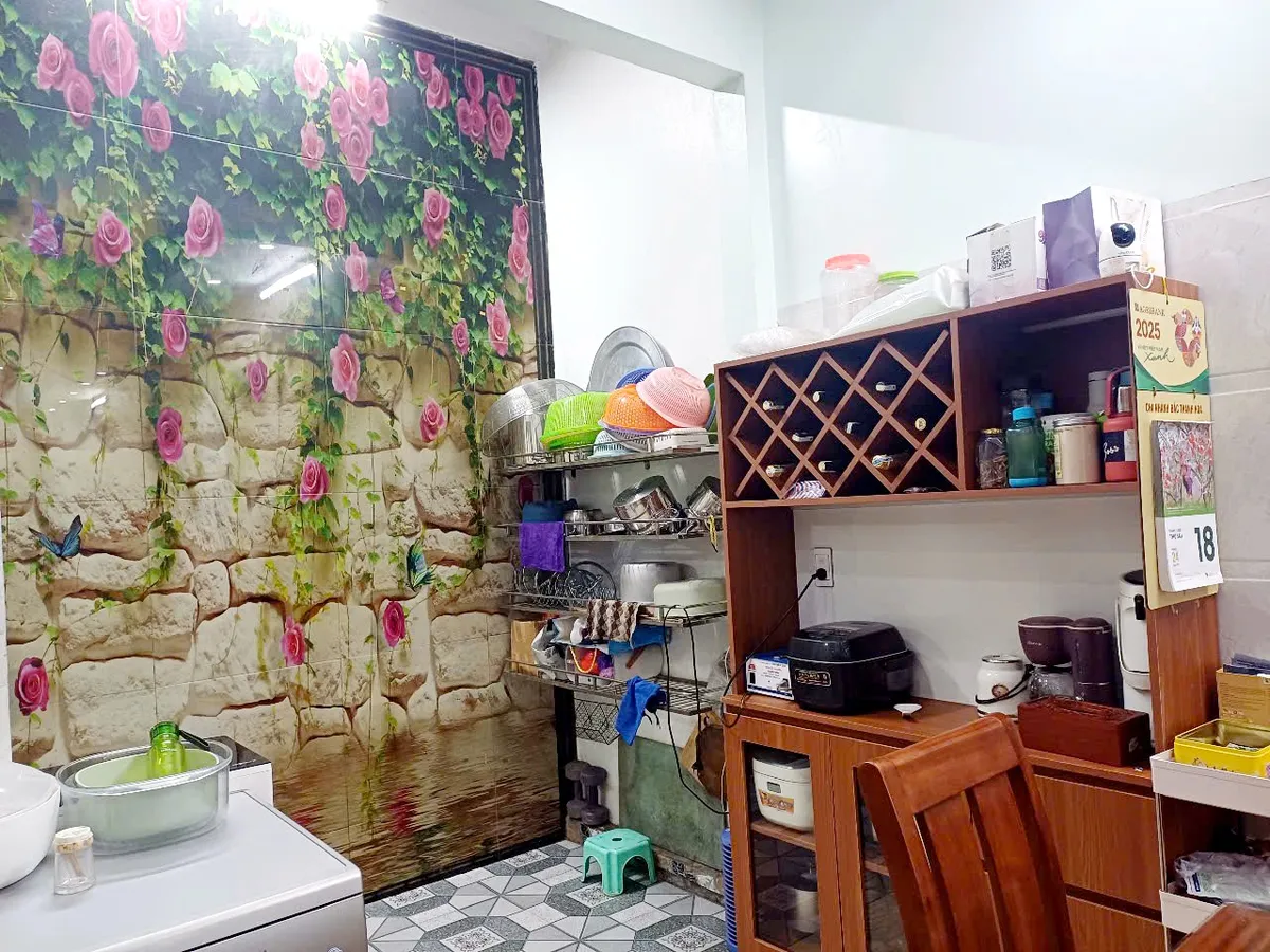 Nhà 3 tầng mới xây, mb 3037 Ven Sông Hạc, giá cực tốt