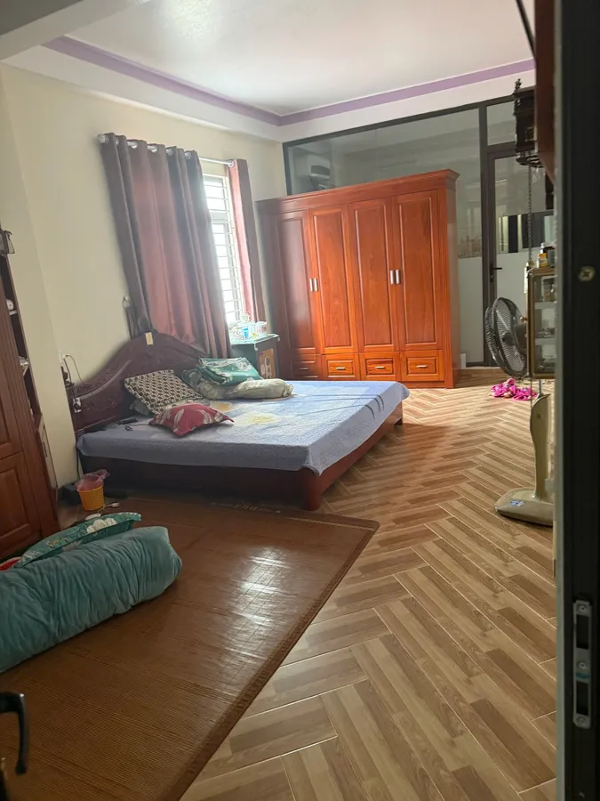 Nhà 3 tầng mặt đường Bà Triệu, mt 5m, đường 3 xe tăng, chỉ 12,2 tỷ