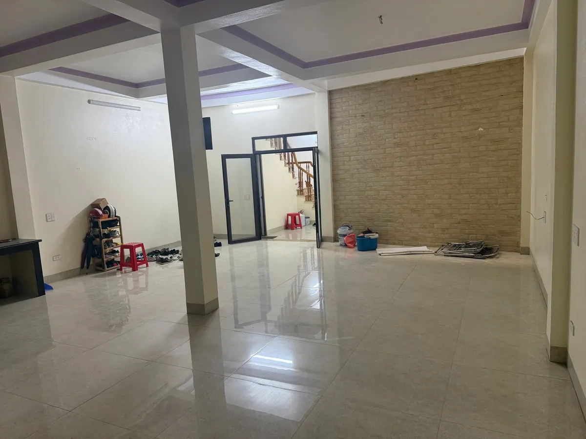 Nhà 3 tầng mặt đường Bà Triệu, mt 5m, đường 3 xe tăng, chỉ 12,2 tỷ