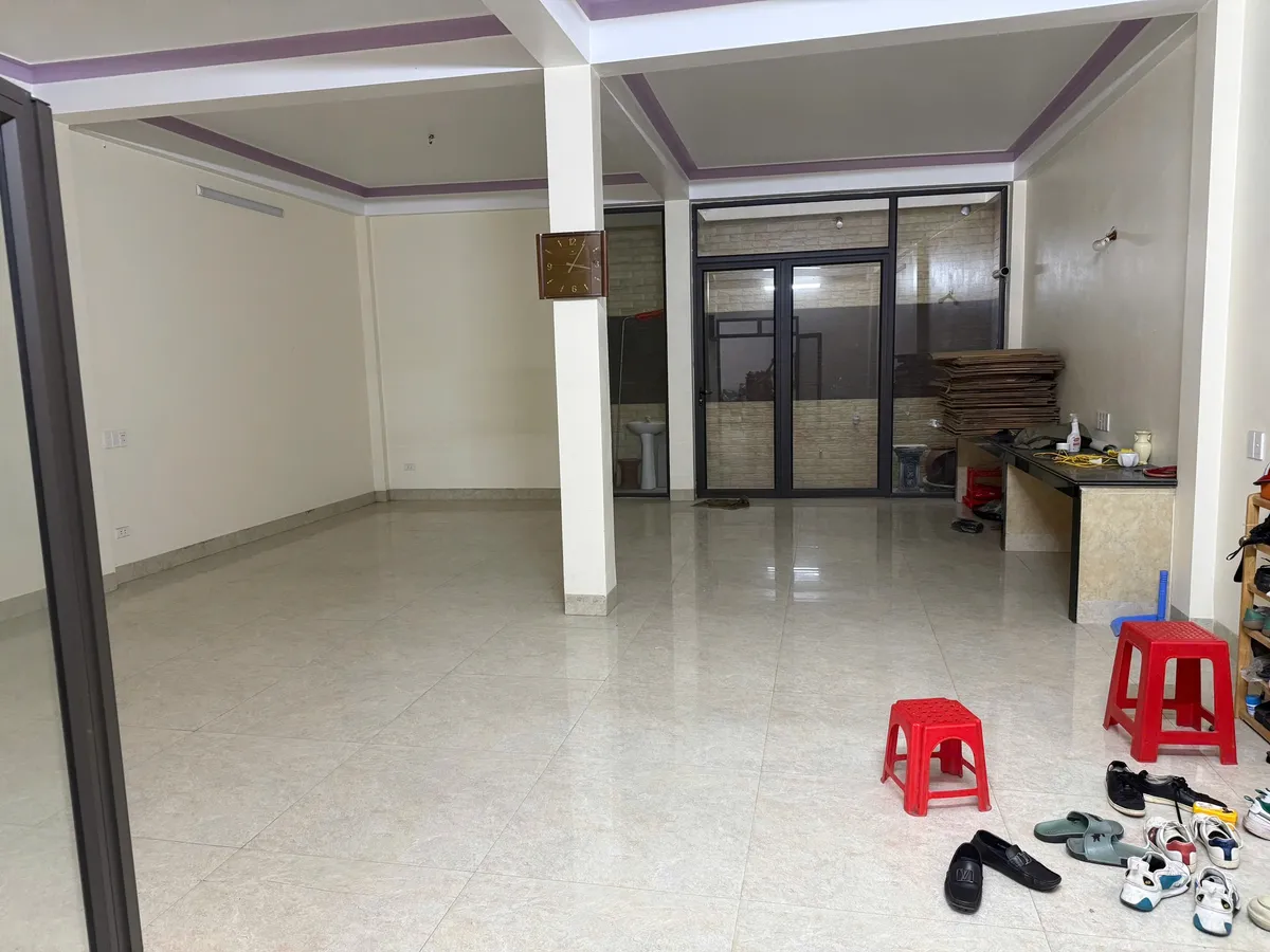 Nhà 3 tầng mặt đường Bà Triệu, mt 5m, đường 3 xe tăng, chỉ 12,2 tỷ