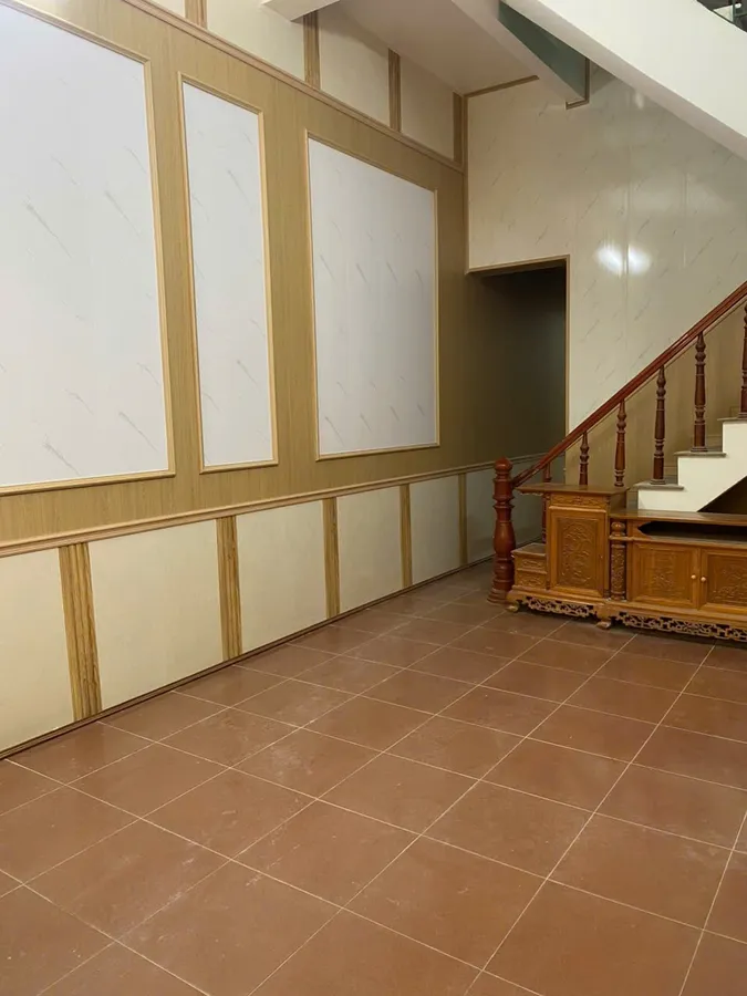 Nhà 2 tầng giữa phố Tân Sơn, gần đường Lạc Long Quân, chợ Tây Thành