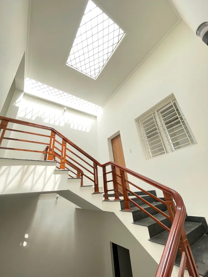 Nhà 4 Tầng Hiện Đại Gần Trường Chính Trị, Quảng Thắng