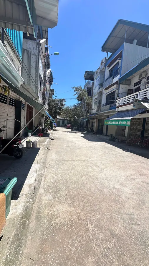 Nhà Đẹp 3 Tầng, cốt lệch - Chỉ 2,85 tỷ Trung Tâm TP Thanh Hóa