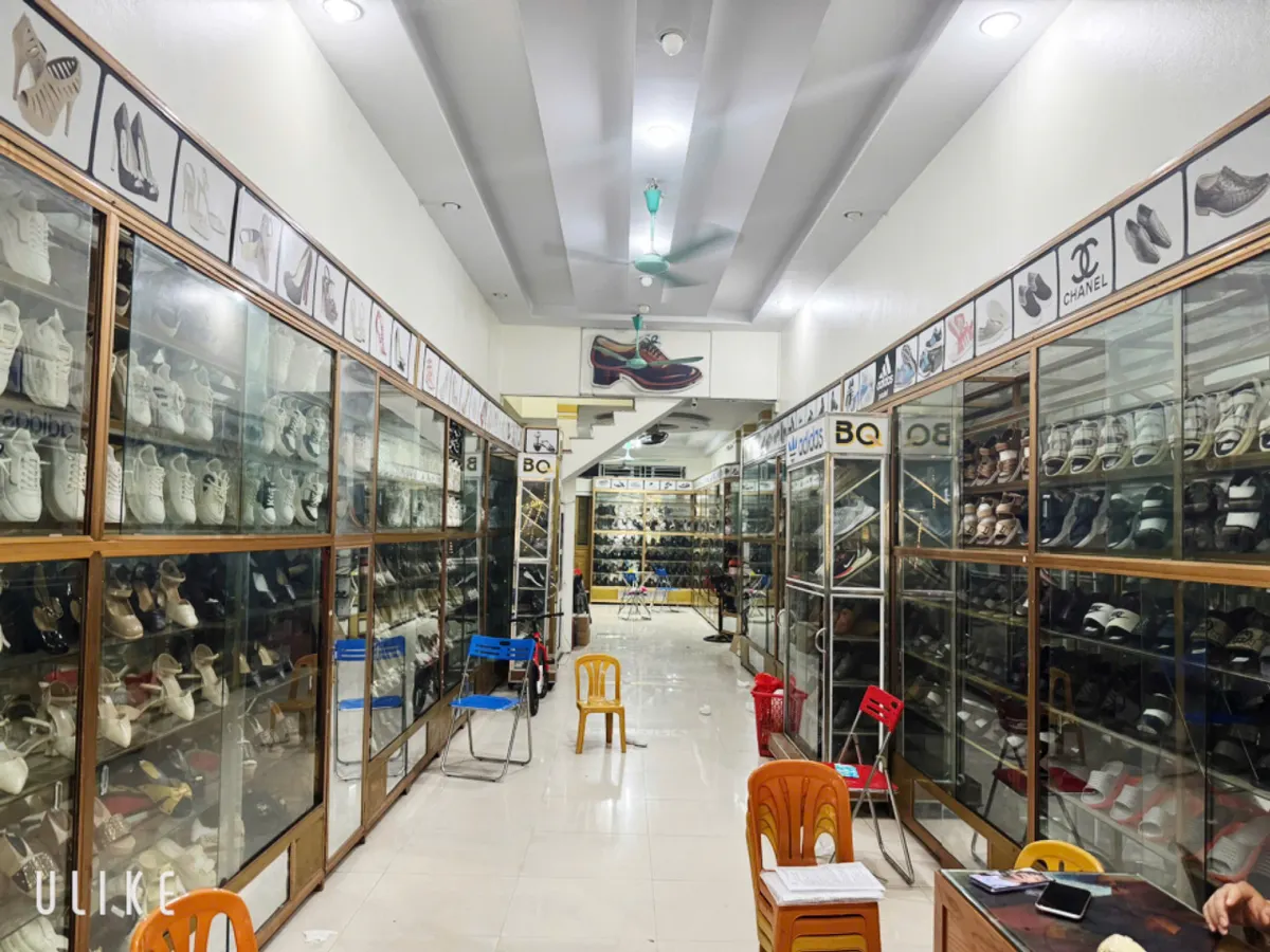 Bán nhà mặt phố lê hoàn- 8 tầng thang máy, kinh doanh sầm uất