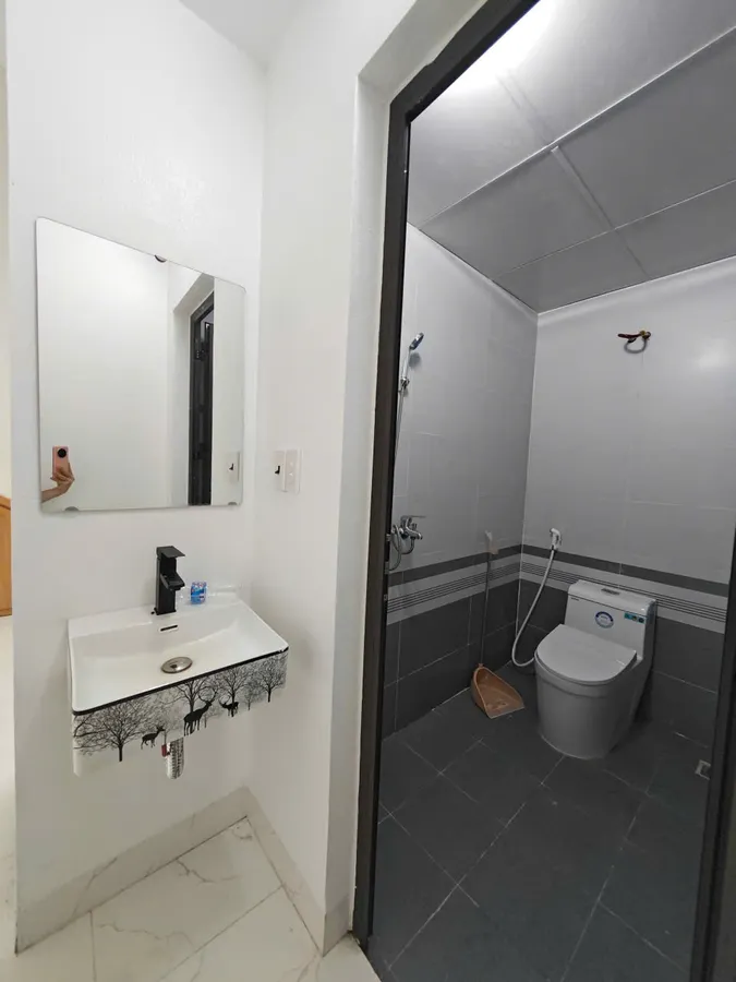 Bán nhà 1,5 tầng trung tâm phường đông hương - S=60m2, thiết kế hiện đại, giá chỉ hơn 2 tỷ