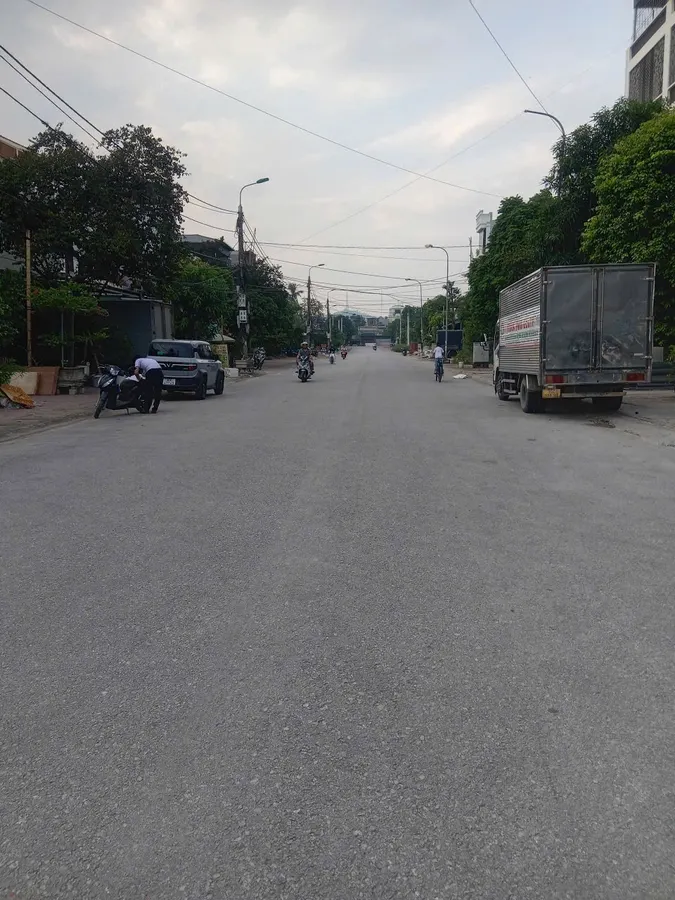 Bán đất tặng nhà cấp 4 trục chính Lý Nam Đế, khu đô thị bình minh - dt 70m², đường 30m, giá 4.15 tỷ