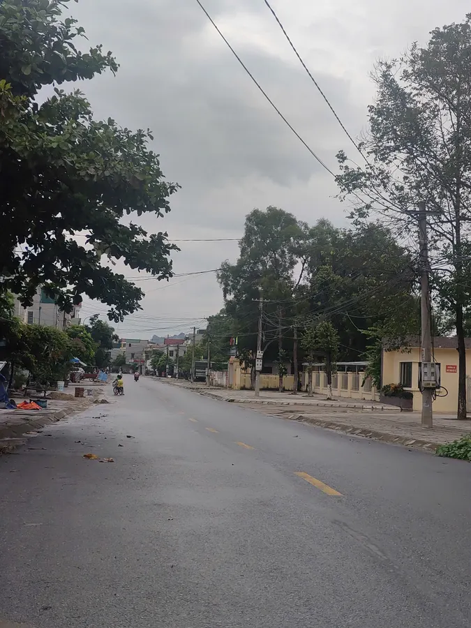 Bán nhà 2 tầng 91m2 mặt tiền 5m tại Quảng Thịnh, đường nhựa 2 xe tăng