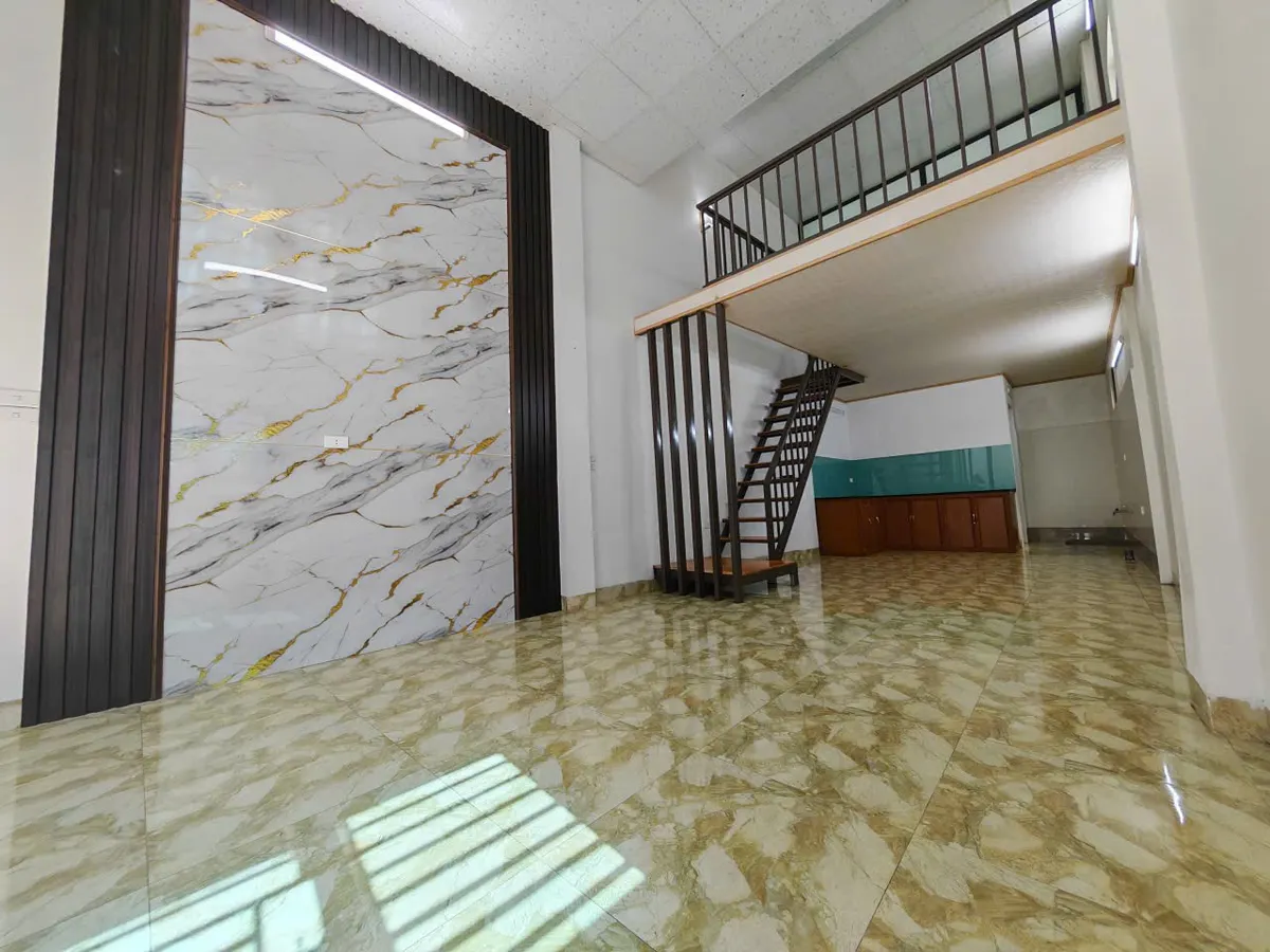 Nhà 2 mặt tiền gần 40m2 có gác lửng tại phường đông vệ, chỉ 1650tr