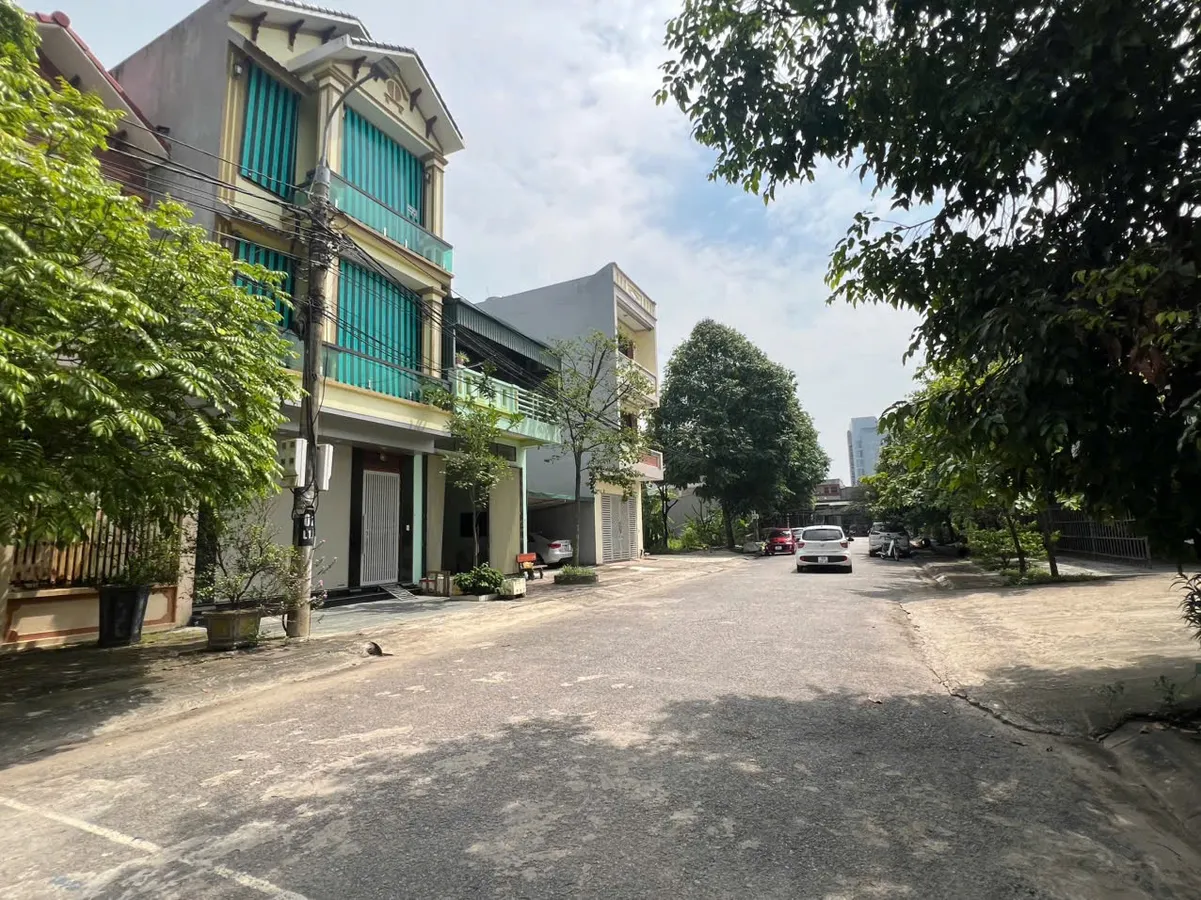 Bán đất 80m2 mặt tiền 5m tại mb1185 phường quảng hưng - gần cầu vượt Sầm Sơn