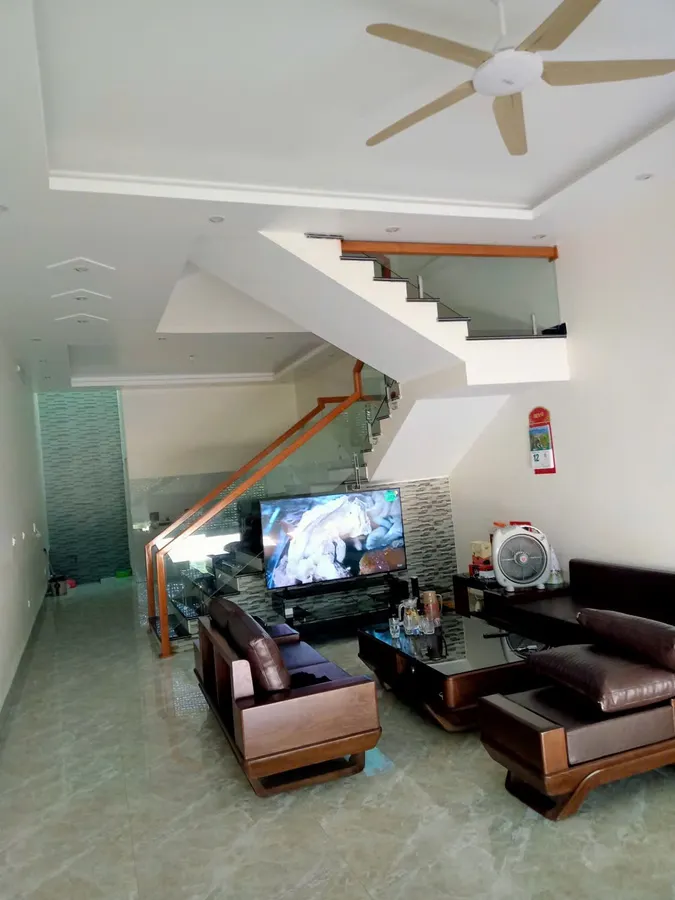 Bán nhà 3 tầng Nam Ngạn - diện tích 70m², mặt tiền 5m, giá chỉ 4,7 tỷ