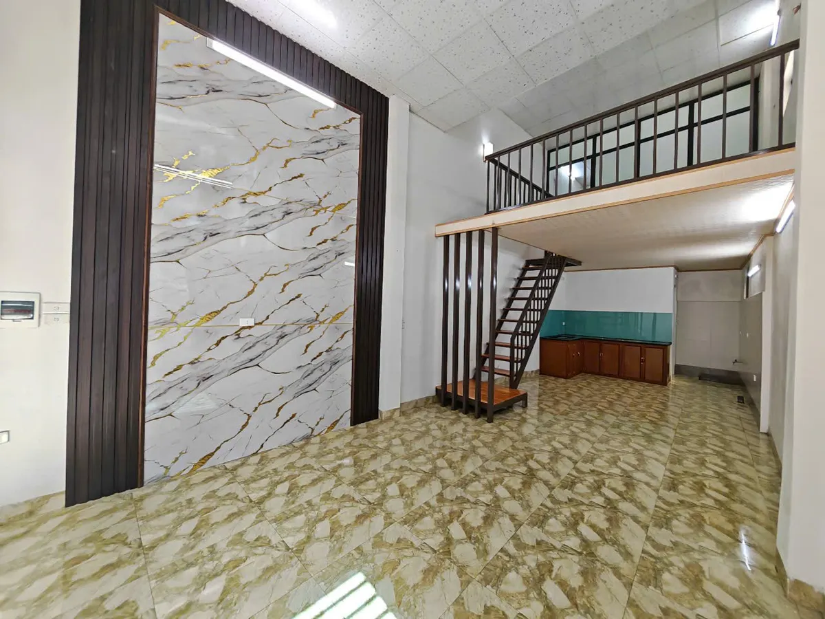 Nhà 2 mặt tiền gần 40m2 có gác lửng tại phường đông vệ, chỉ 1650tr