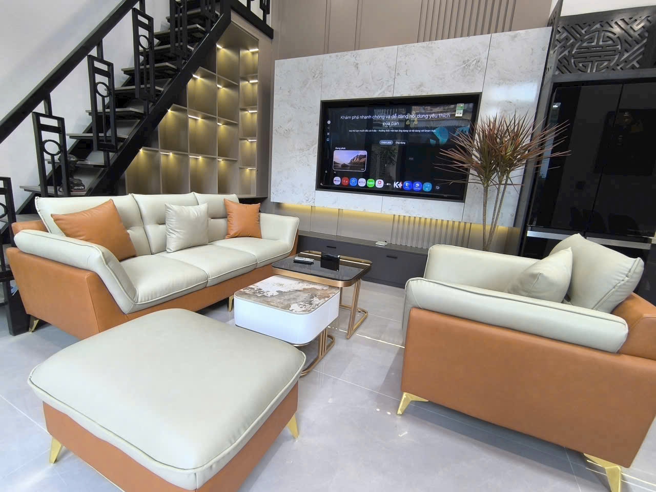 Bán nhà mặt tiền 12m khu bệnh viện tỉnh, đường 9m ô tô đỗ thoải mái, full nội thất, giá 3.18 tỷ