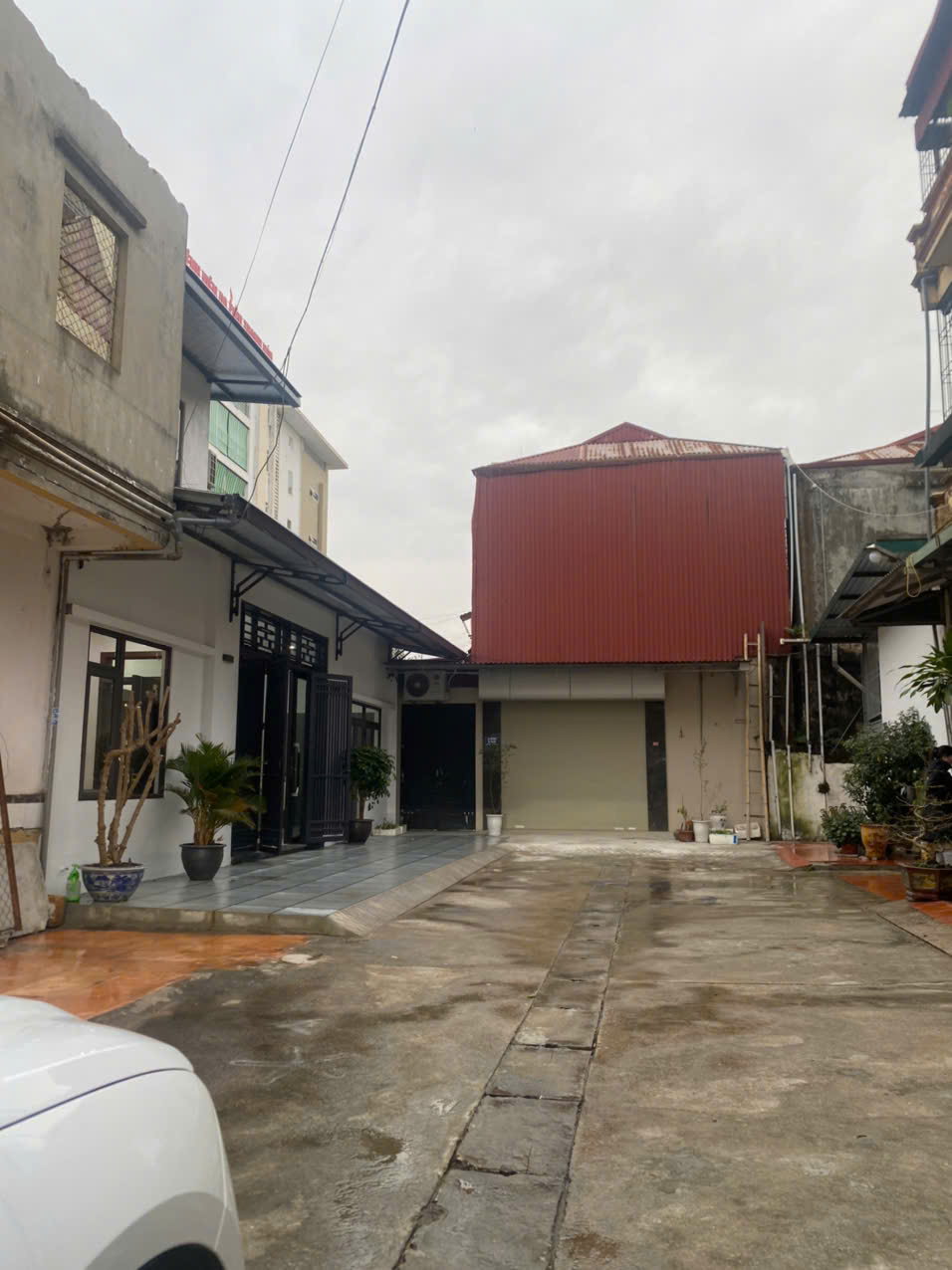 Bán nhà mặt tiền 12m khu bệnh viện tỉnh, đường 9m ô tô đỗ thoải mái, full nội thất, giá 3.18 tỷ