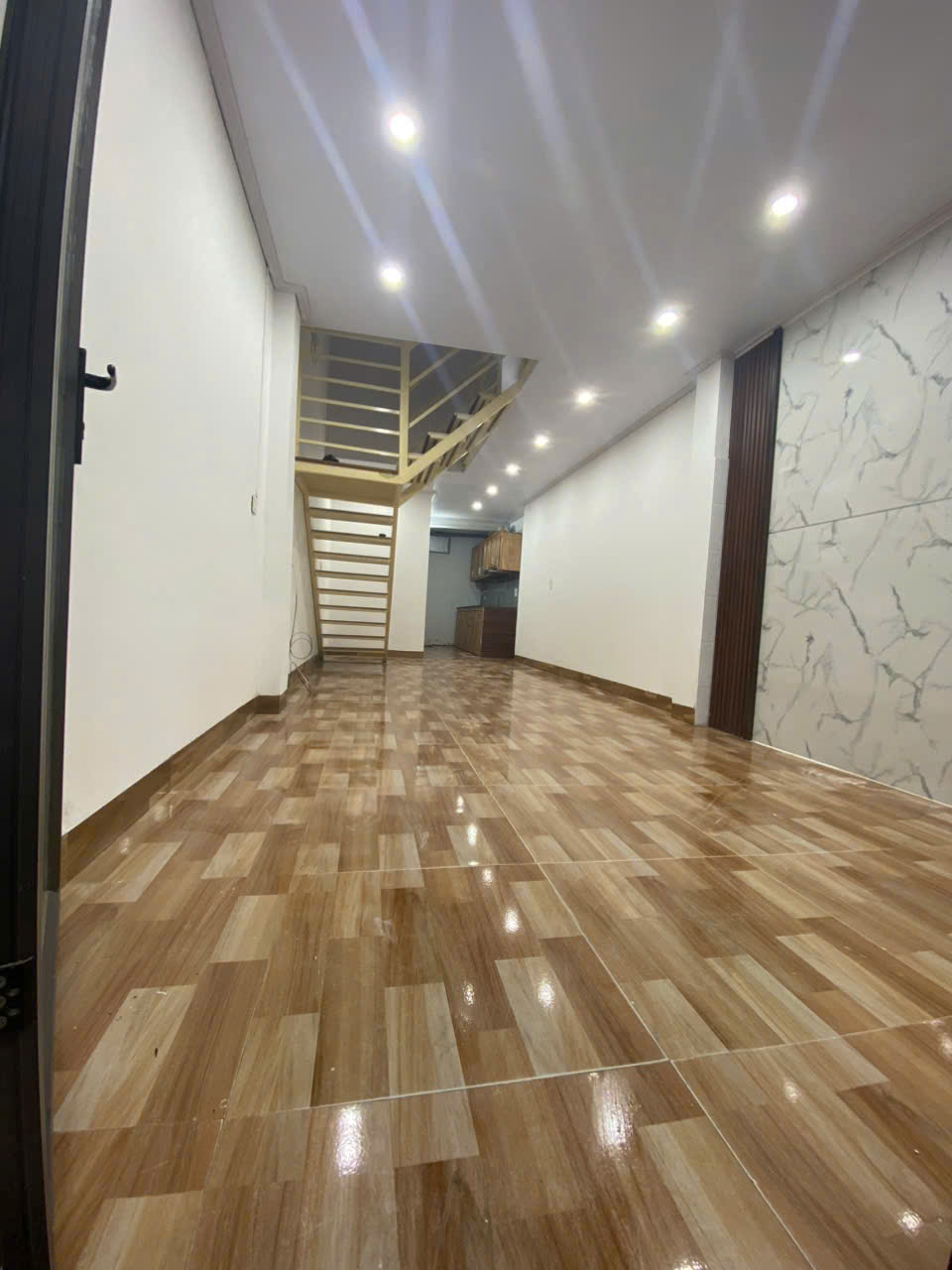 Nhà ngõ Phú Vinh phường Phú Sơn 42,6m2 giá chỉ 1,5 tỷ rẻ hơn căn chung cư