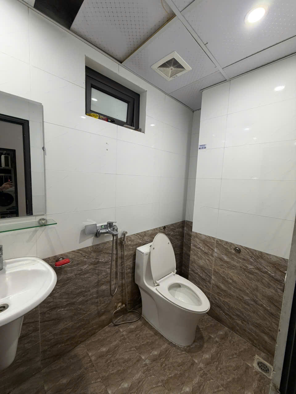 Bán căn chung cư Ruby 2 phòng ngủ 61m2 tầng 20 thoáng mát quanh năm