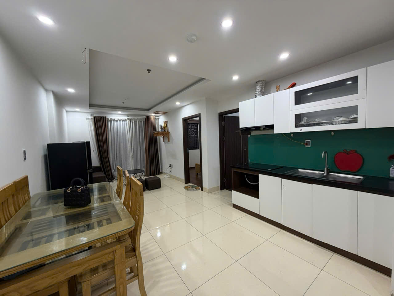 Bán căn chung cư Ruby 2 phòng ngủ 61m2 tầng 20 thoáng mát quanh năm