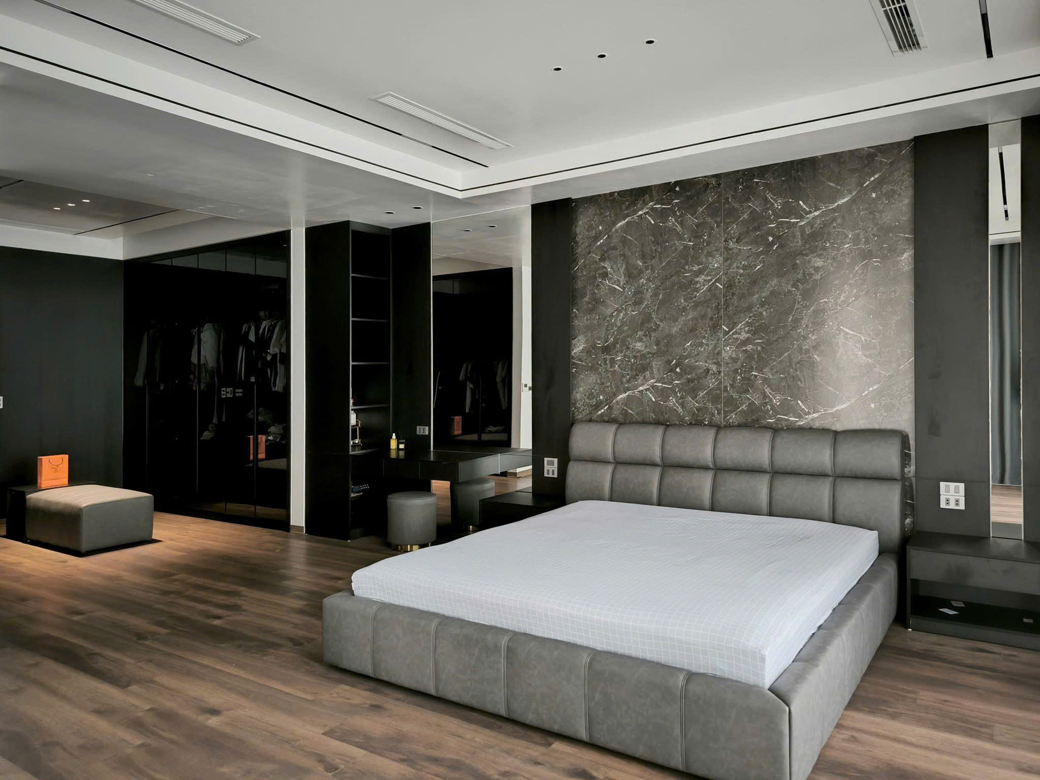 Bán lô góc siêu đẹp trên đường Nguyễn Công Trứ - Hạc Thành - Thanh Hóa giá nhỉnh 14 tỷ - Diện tích sd 108.3 m2